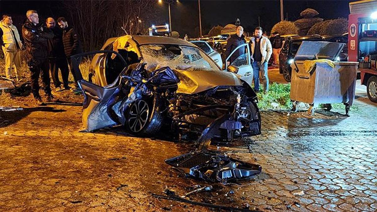 Bursa'da korkunç kaza! Bu araçtan kurtuldular.