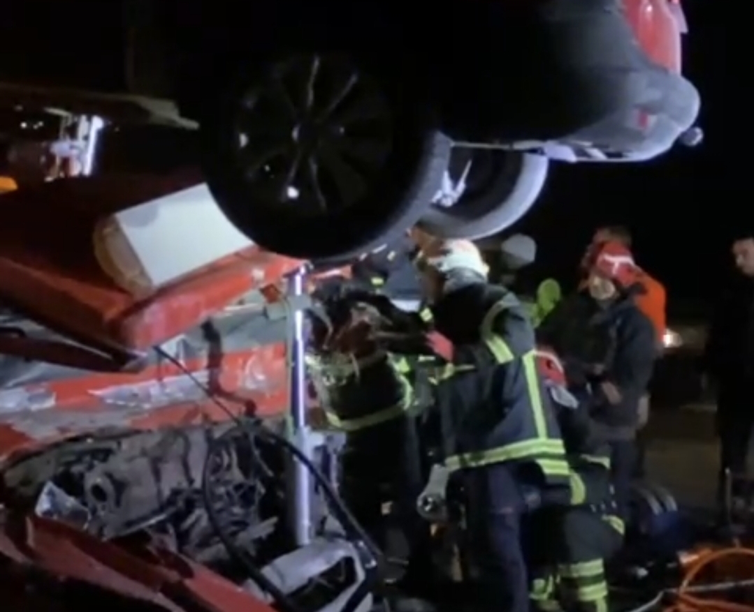 D-100'de Zincirleme Trafik Kazası: 7 Kişi Yaralandı!