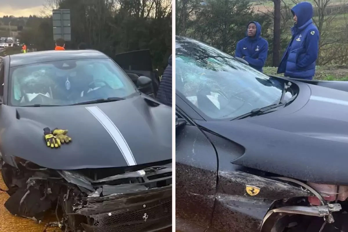 Fenerbahçe'nin ismi geçen oyuncusu Kolo Muani trafik kazası geçirdi.