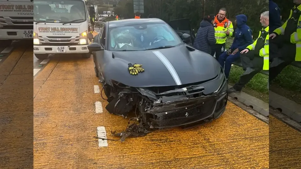 Fenerbahçe'nin transfer hedefindeki Kolo Muani trafik kazası geçirdi ve endişeye sebep oldu.