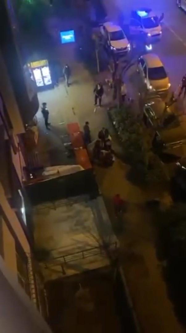 İstanbul Başakşehir'de trafik kazasından sonra sopalı çatışma: polis uyarı atışı yaptı.