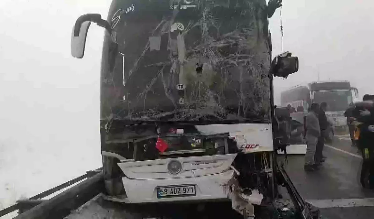 Sivas'ta Arka Arkaya Meydana Gelen Trafik Kazası