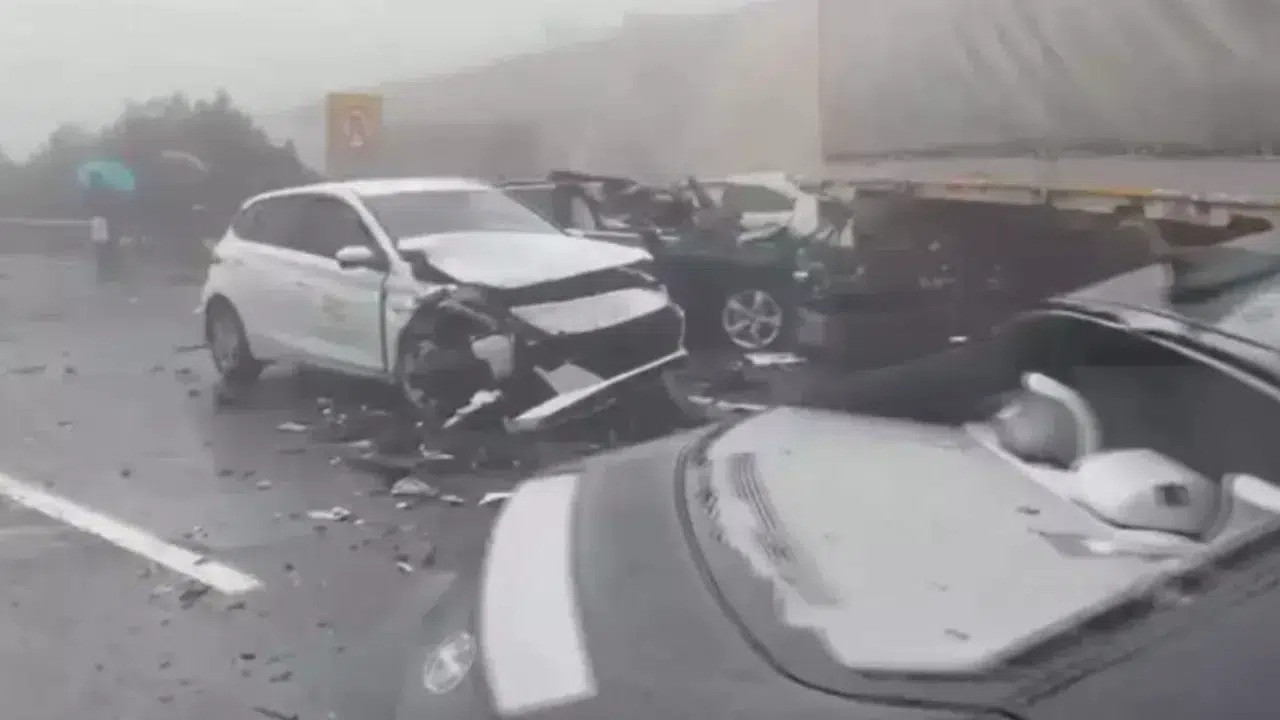 Antep-Urfa yolunda ardışık kaza: 2 kişi hayatını kaybetti, çok sayıda yaralı var.