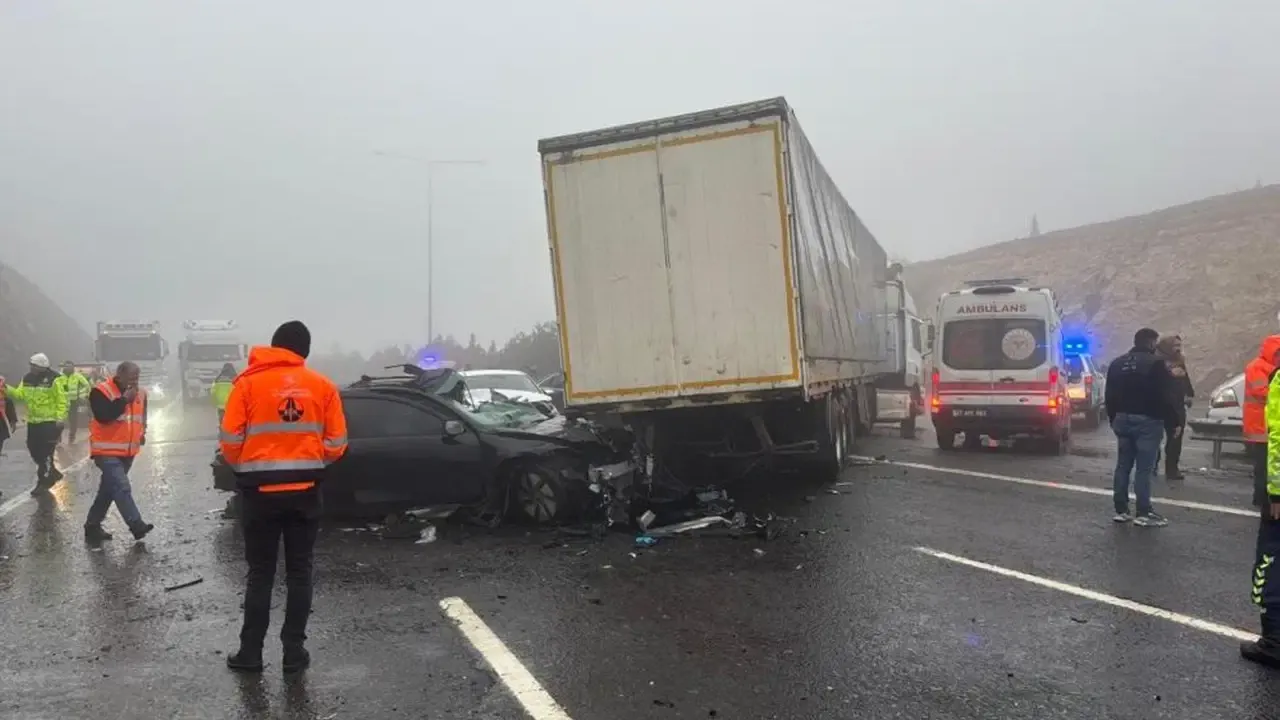 Gaziantep'te ardışık kaza: Ölü ve yaralananlar bulunuyor