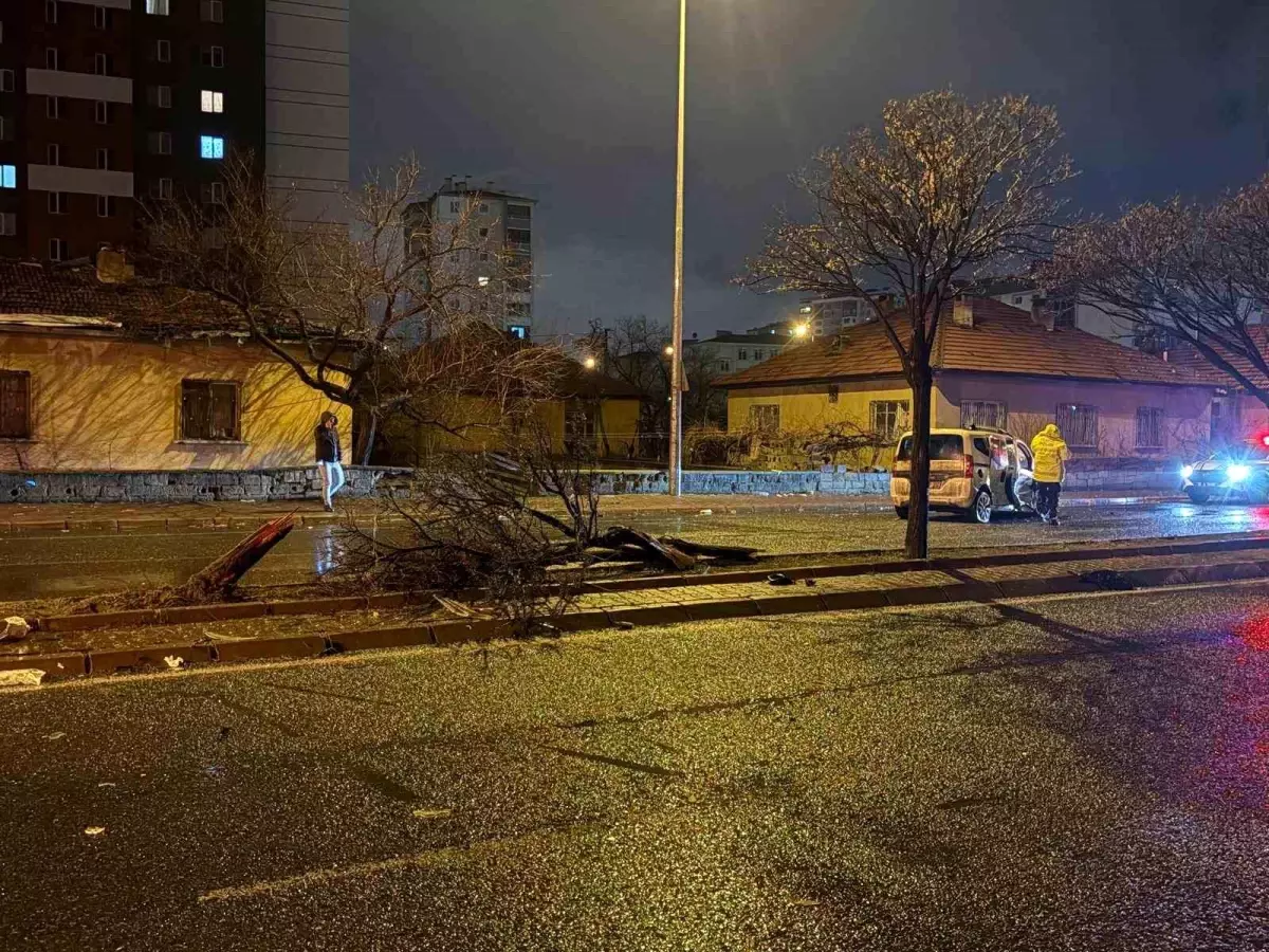 Kayseri'de trafik kazası sonucu 4 kişi yaralandı.