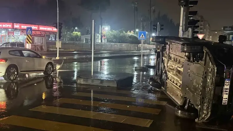 Mersin’deki kaza: İki kişi hasar gördü