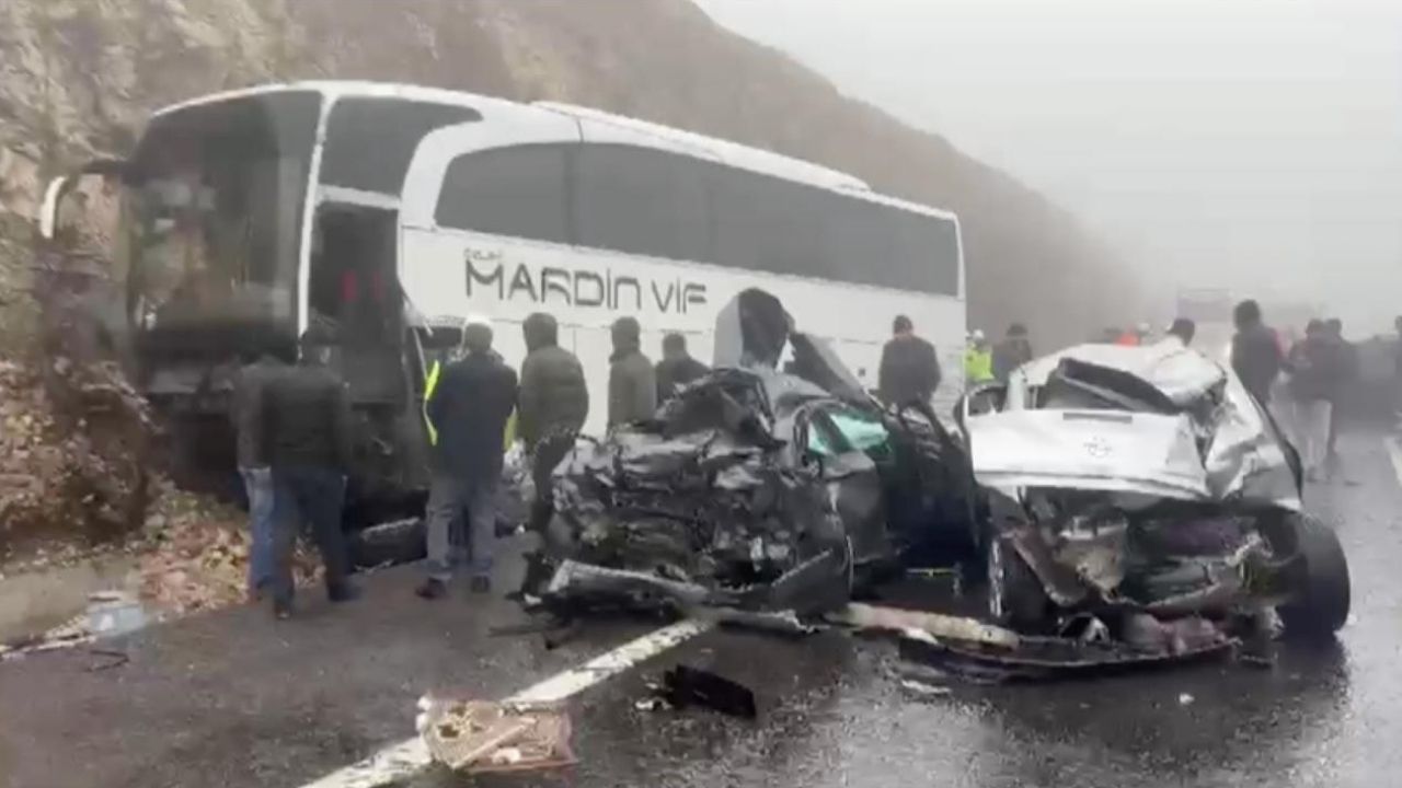 TAG Otoyolunda ardışık kaza: 2 kişi öldü, 10 kişi yaralandı.