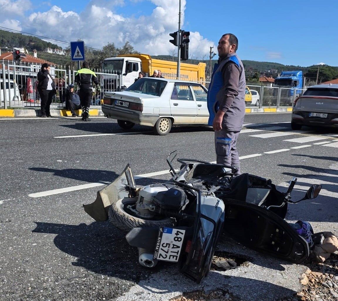 Ula'da trafik kazasında 1 kişi yaralandı.
