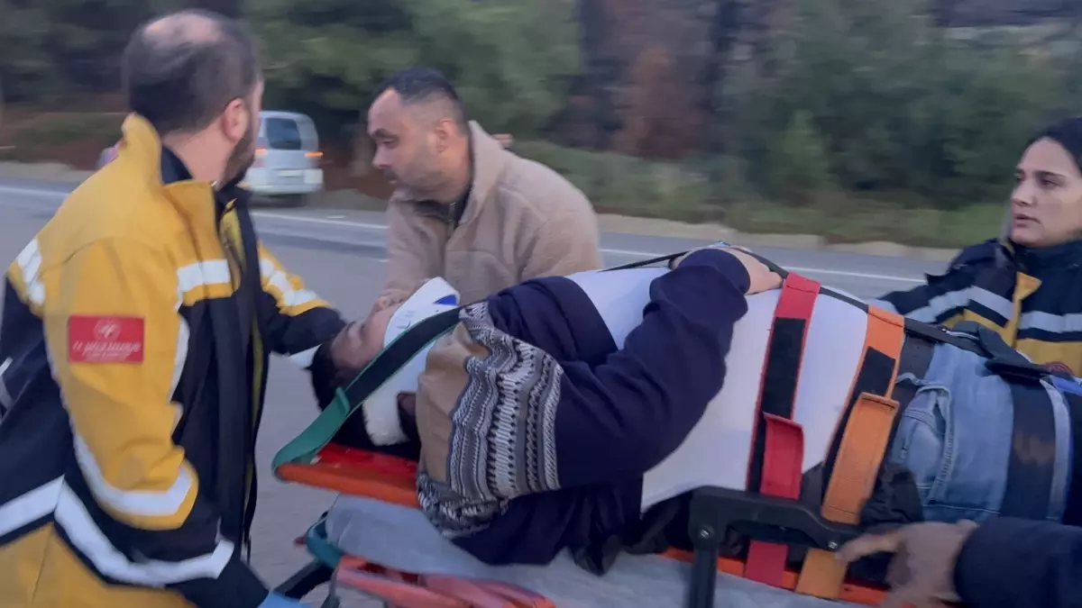 Çanakkale'de Kaza: 5 İnsan Yaralandı