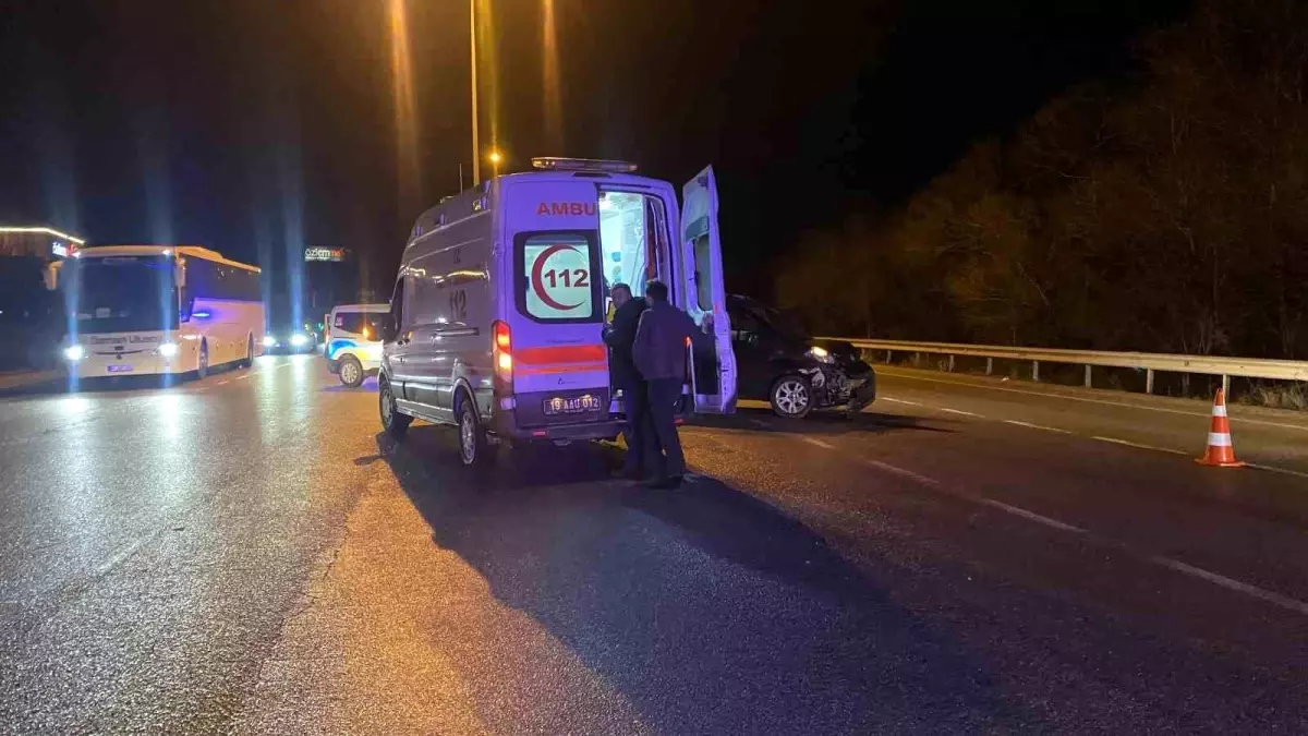 Çorum'da kaza meydana geldi: 5 kişi yaralandı.