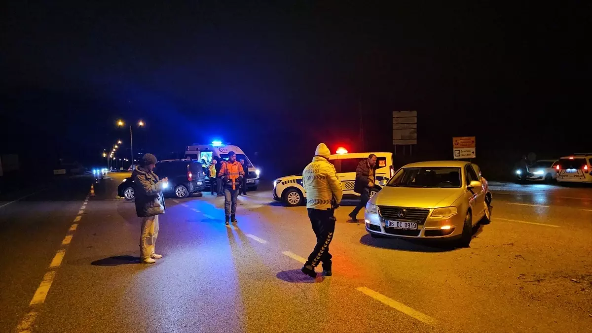 Çorum'da Trafik Kazası: Beş Kişi Yaralandı.