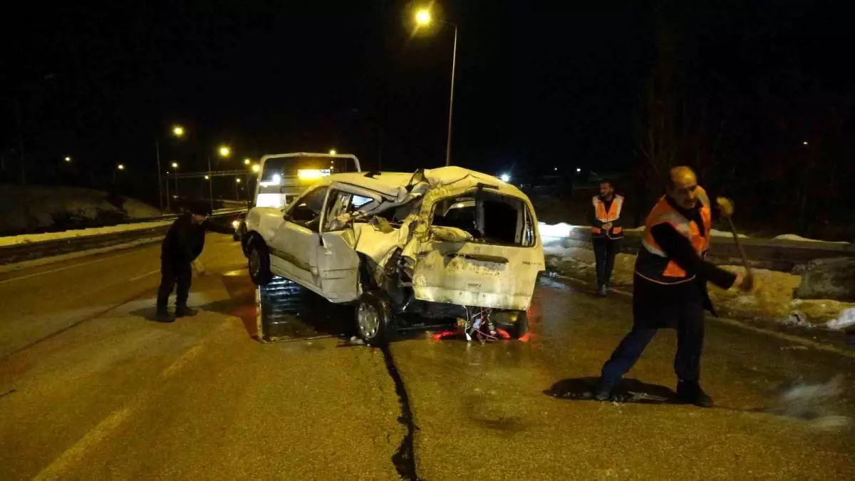 Erzurum'da meydana gelen kaza sonucu 2 kişi yaralandı.