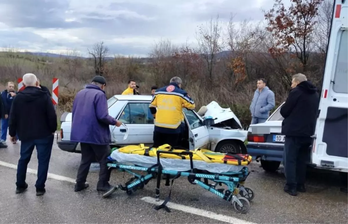 Gönen'de trafik kazasında 6 kişi yaralandı.