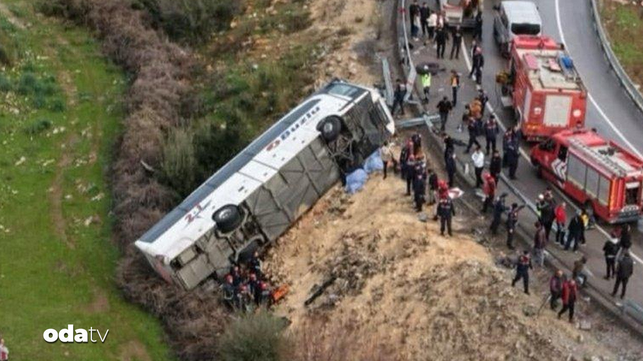 Antalya'da meydana gelen otobüs kazasında çok sayıda ölü ve yaralı bulunuyor.