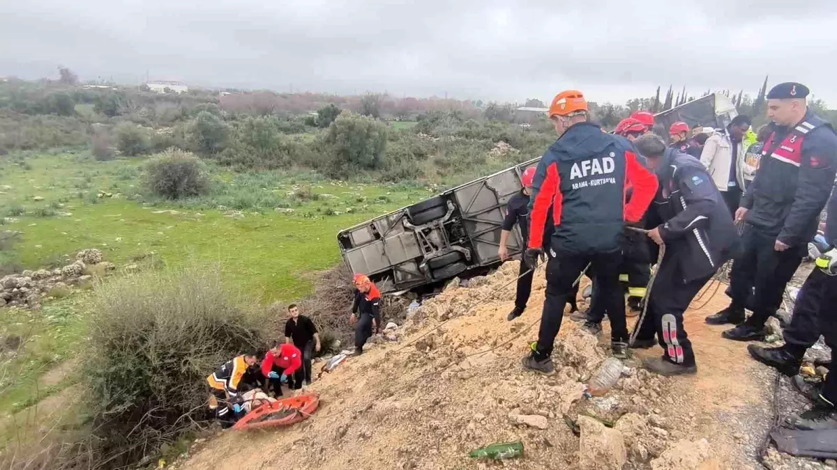 Antalya'da Otobüs Faciası: 8 Can Kaybı, 26 Yaralı
