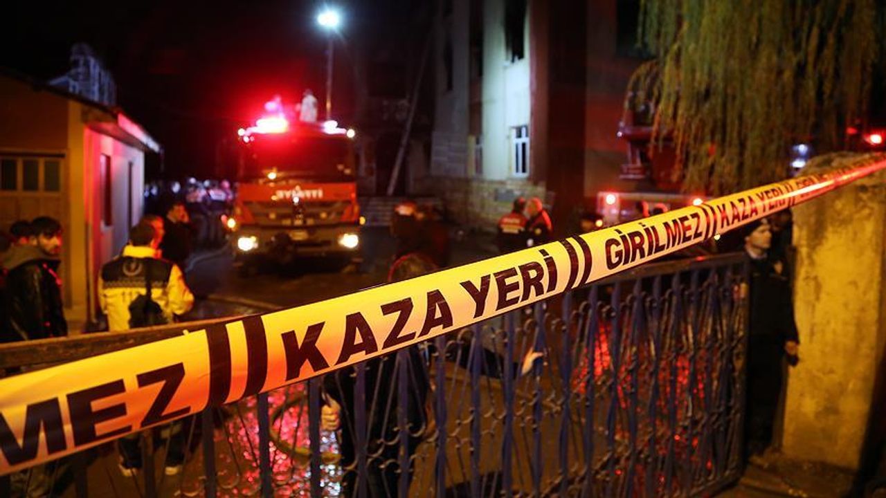 Balıkesir'de ticari araç çarpması sonucu bir yayaya ölüm kaydı.