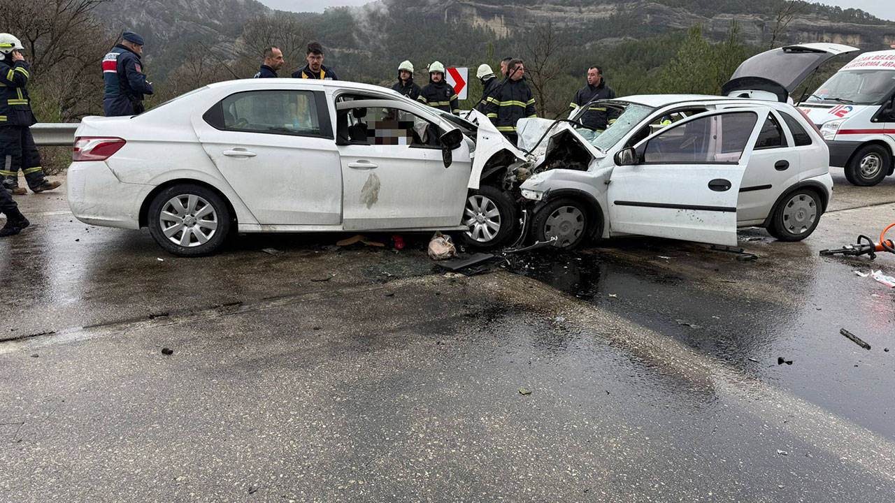 Burdur'daki trafik kazasında ölü sayısı 7'ye çıktı.