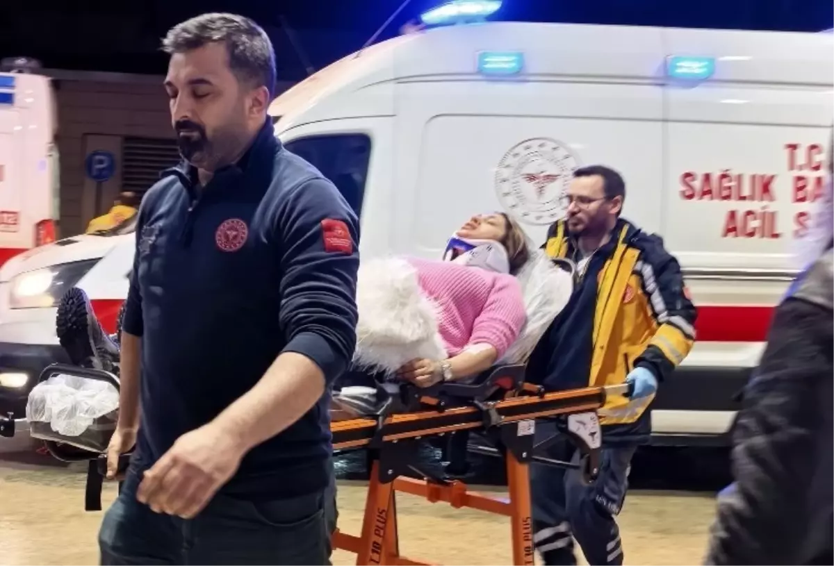 Bursalı kaza sonrası iki kişi yaralandı.