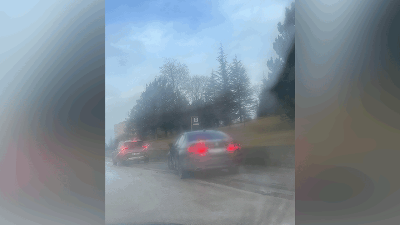 Eskişehir'de Zümrüt Caddesi'nde kaza oldu.
