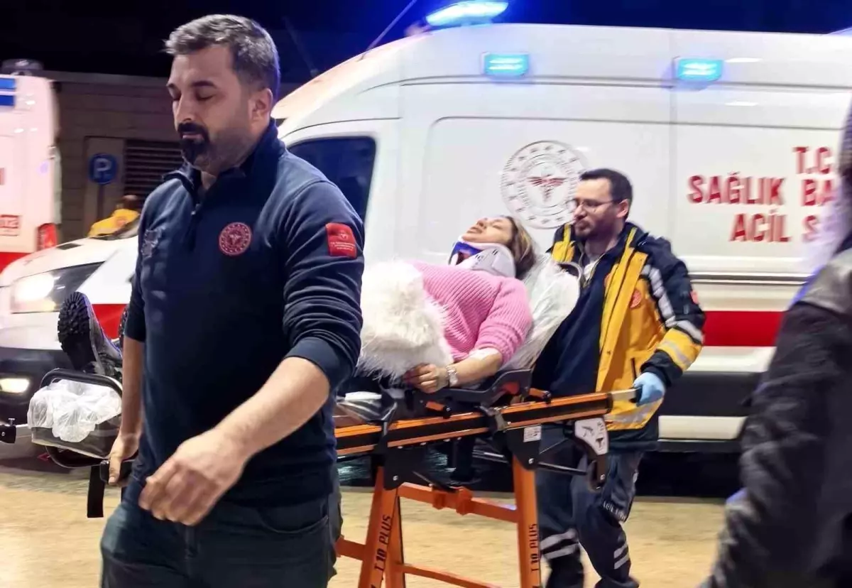 İnegöl'de Kaza Olayı: 2 Kişi Yaralandı.