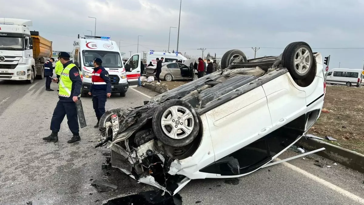 Kahta'da meydana gelen trafik kazasında 6 kişi yaralandı.