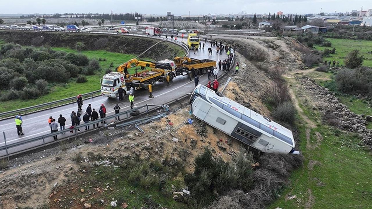 Trafik kazaları iki farklı şehirde meydana geldi.