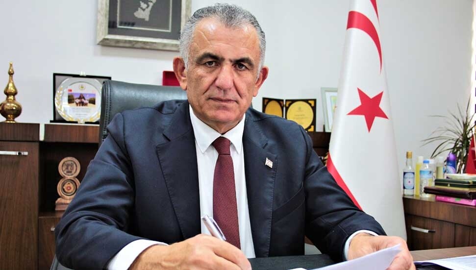 Çavuşoğlu, Mersin'deki trafik kazasında hayatını kaybeden Zehra Serdil Atak'a başsağlığı mesajı gönderdi.