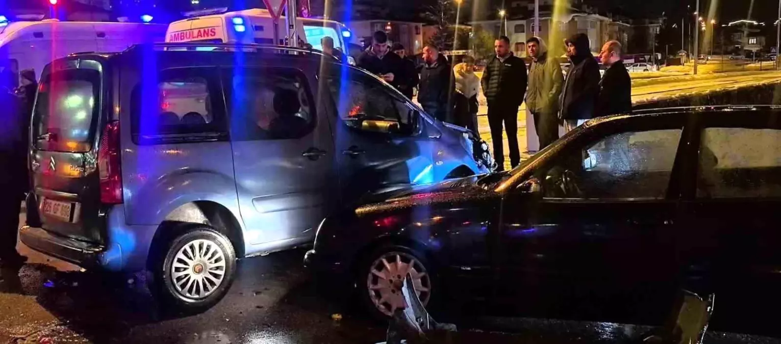 Palandöken'de kaza: İki kişi yaralandı.
