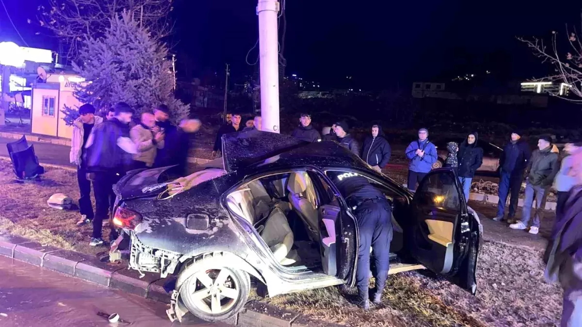 Trafik Kazasında Malatya'da Sürücü Ciddi Şekilde Yaralandı.