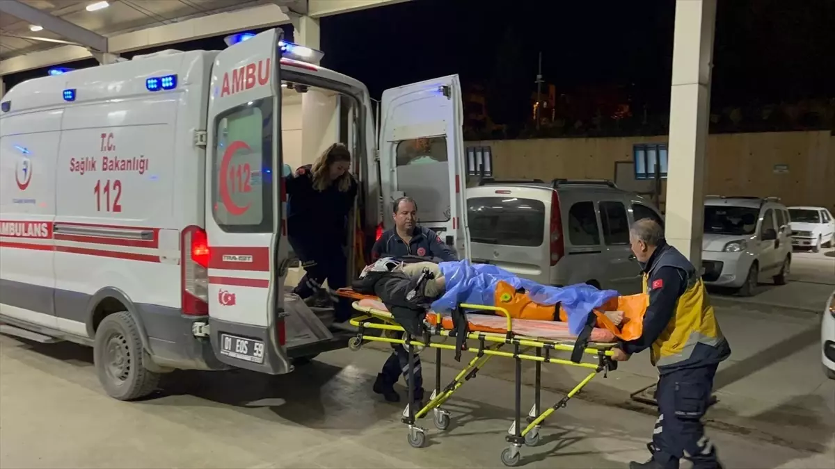 Kozan'da Trafik Kazası: 2 Yaralı