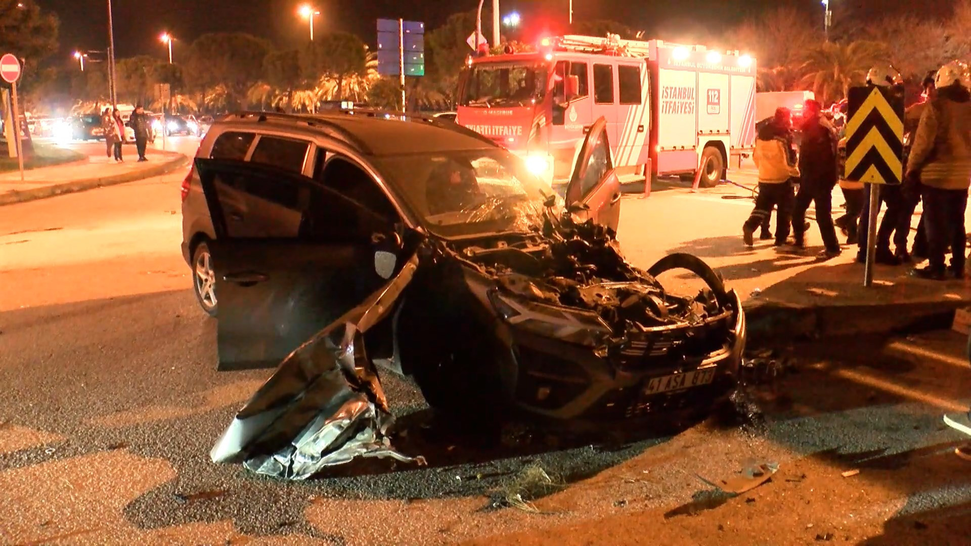 Maltepe'de ciddi çarpışma! 6 kişi yaralandı.