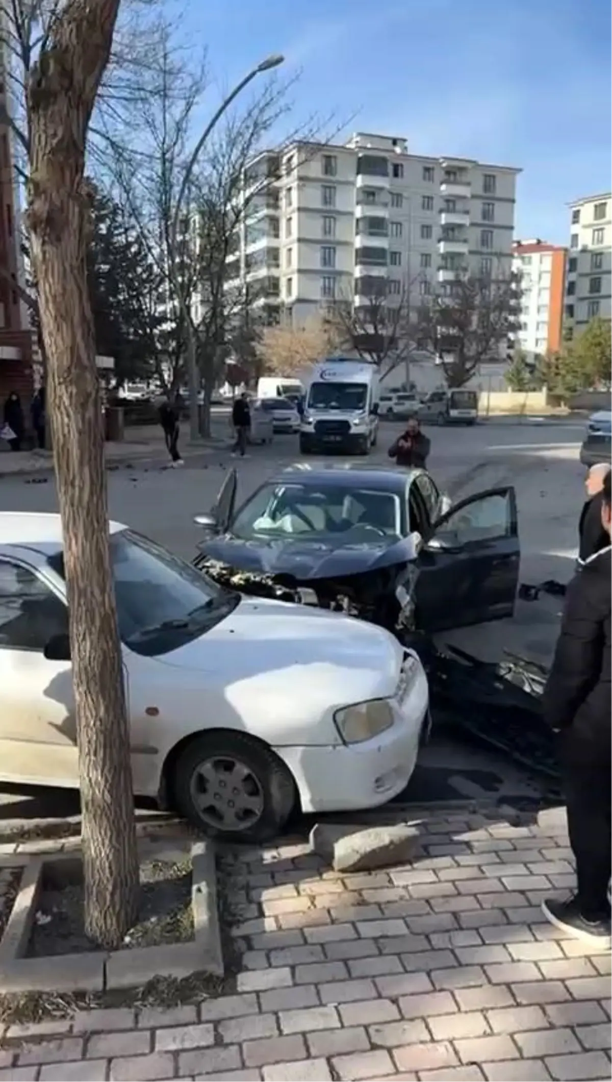 Elazığ'da zincirleme trafik kazası: 1 yaralı