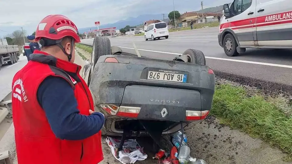Balıkesir-Bursa kara yolunda tek taraflı trafik kazası: Sürücü hafif yaralandı