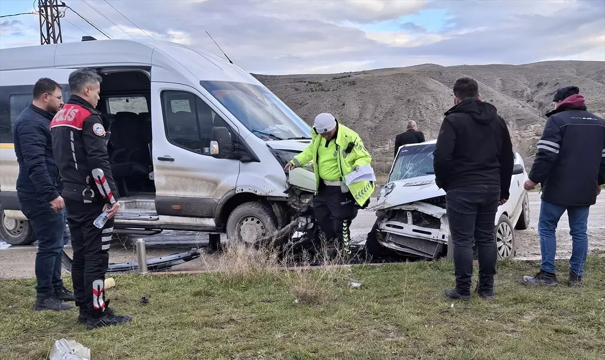 Beypazarı'nda Trafik Kazası: 4 Yaralı