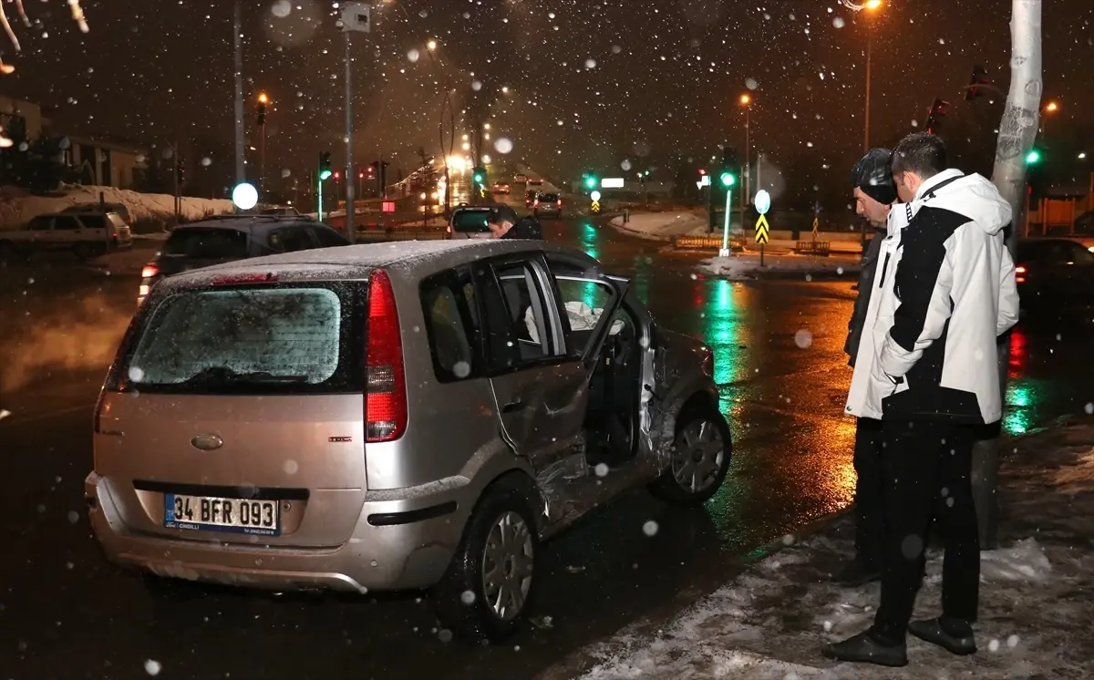 Erzurum'da Trafik Kazası: 9 Yaralı
