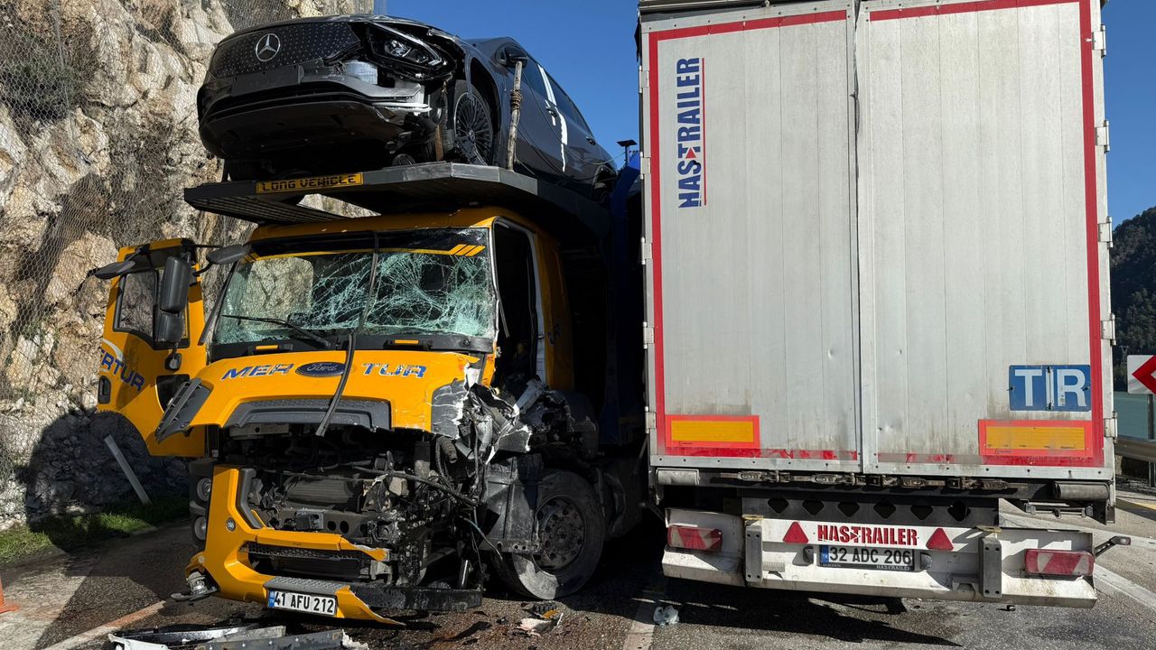 Isparta-Antalya Yolu Karıştı: Tır Kazasında Can Pazarı