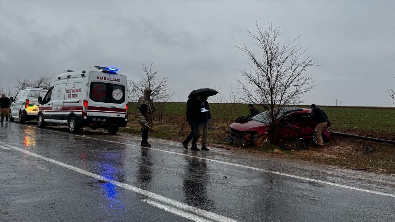 SON DAKİKA: Mardin'de feci trafik kazasında 2 ölü, 2'si ağır 3 yaralı