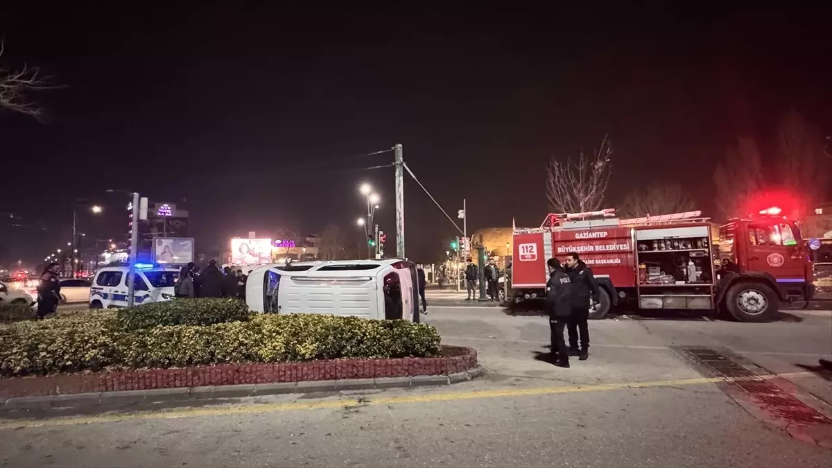Gaziantep'te Trafik Kazası: 3 Yaralı