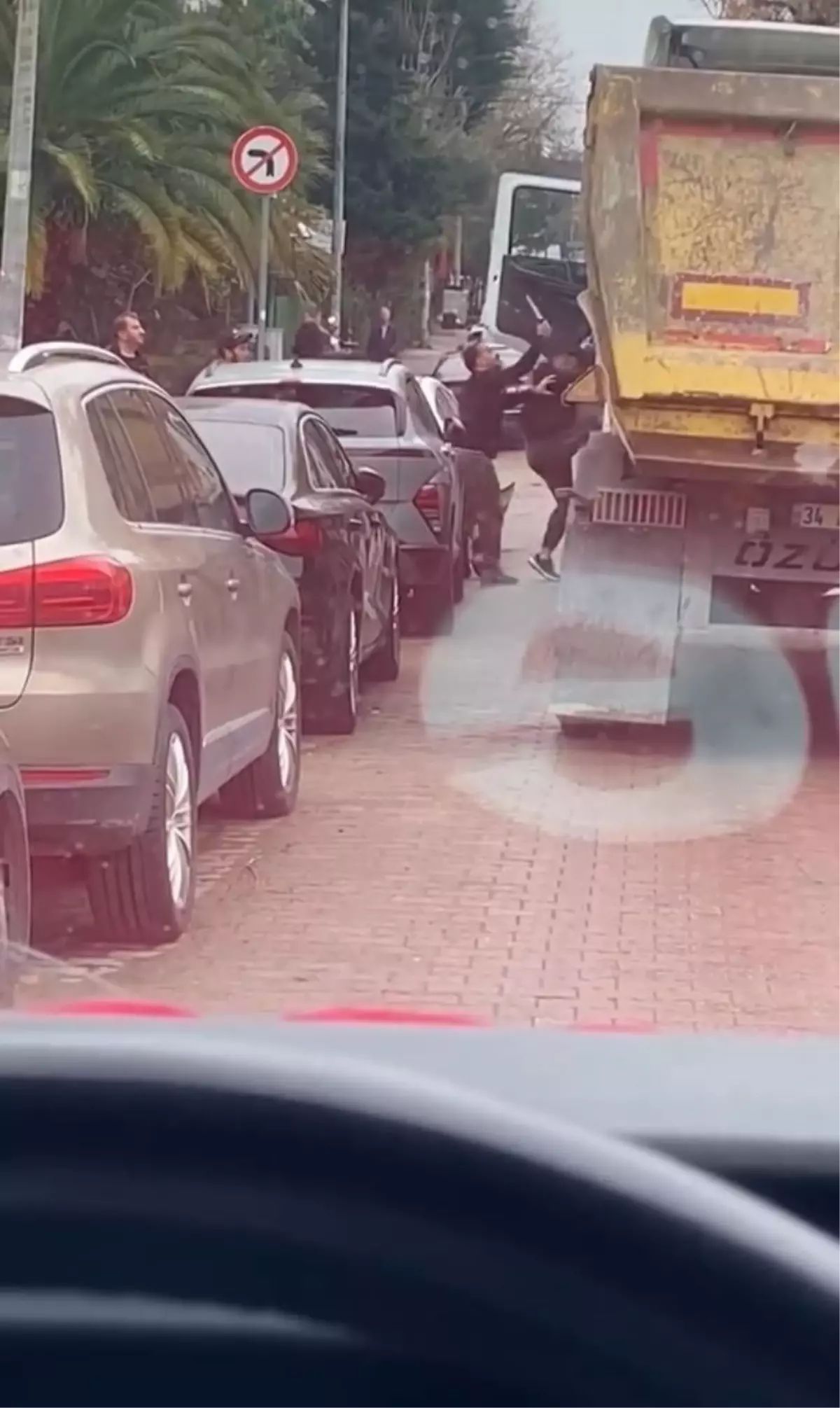 Güngören'de Trafik Kazası Bıçaklı Kavgaya Dönüştü