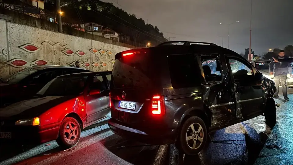 Samsun İlkadım’da zincirleme trafik kazası: Kamyonet ters döndü