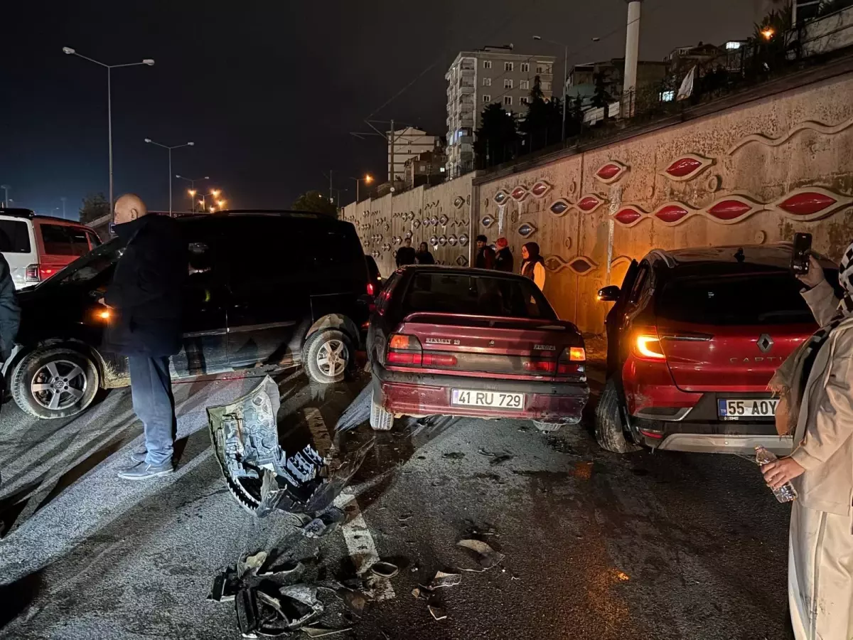 Samsun'da 5 aracın karıştığı zincirleme kaza; 1 yaralı