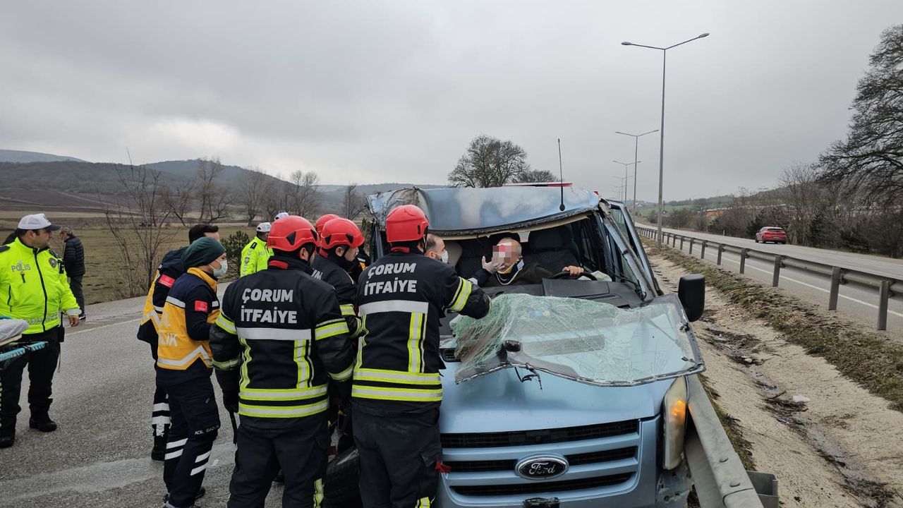 Çorum’da üzücü kaza: Aynı aileden 3 kişi ağır yaralandı