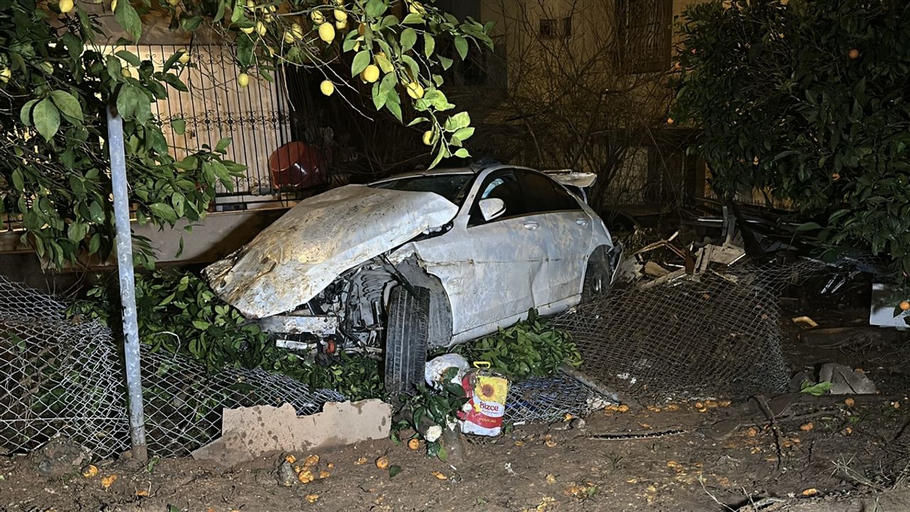Adana'da arabanın şarampole devrildiği trafik kazasında 1 ölü, 1 yaralı