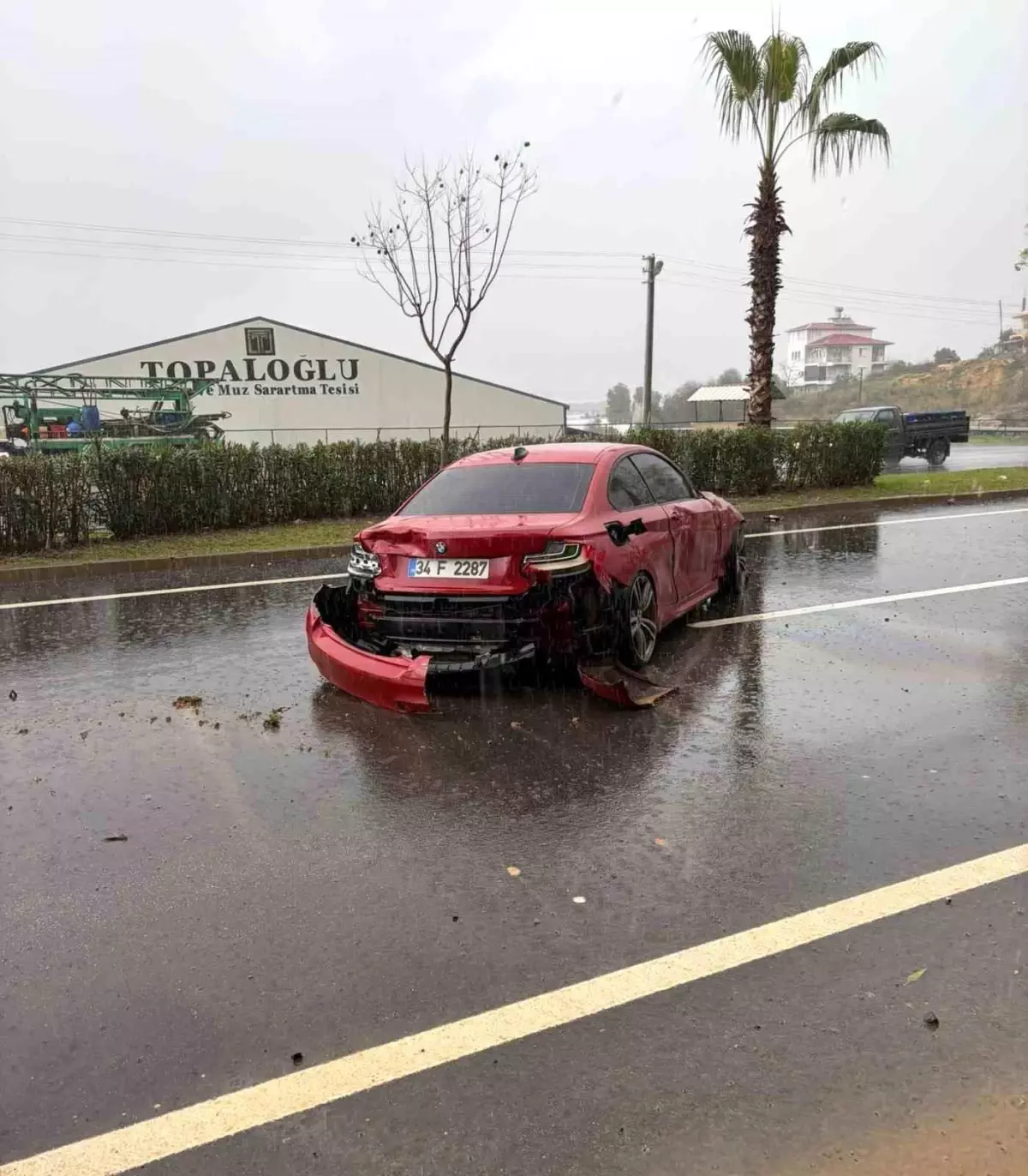 Gazipaşa'da Yağışlı Yolda Trafik Kazası