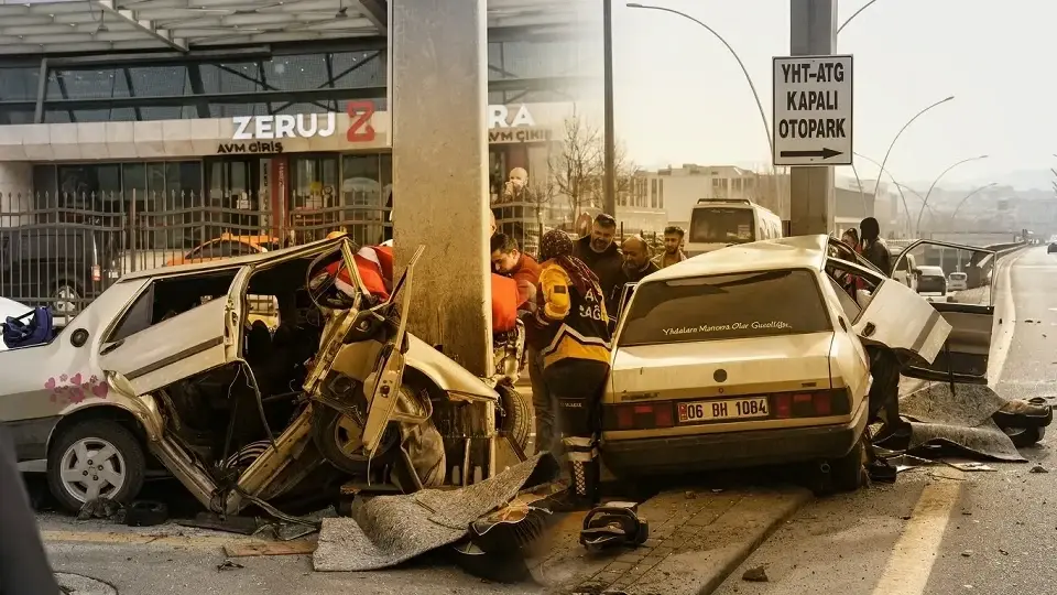 Ankara Celal Bayar Bulvarı'nda Feci Kaza: Şahin Hurdaya Döndü