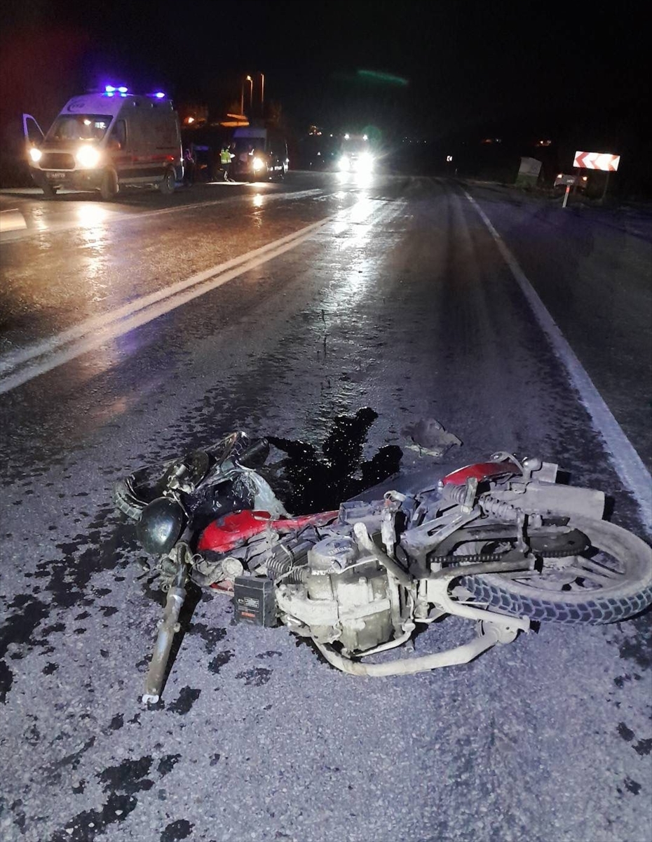 Bir ölümlü kaza da Bilecik'te. Minibüse çarpan motosikletin sürücüsü öldü