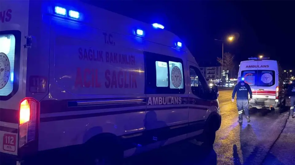 Düzce Bahçeşehir bağlantı yolunda kaza: Halk otobüsü şarampole devrildi, 5 kişi yaralandı