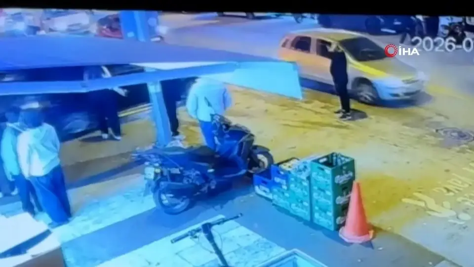 Pamukkale’de otomobil yayaya çarptı, kaza kamerada