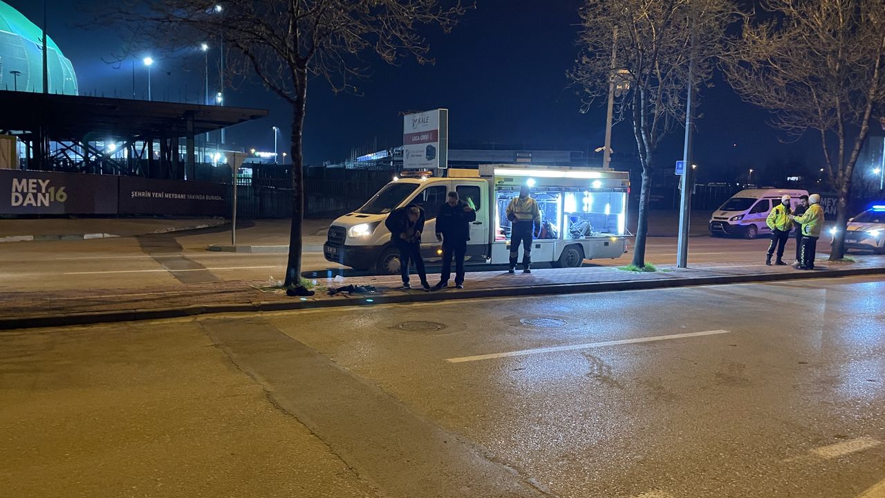Bursa'da feci trafik kazası: Refüje çarpan motosikletteki karı koca hayatını kaybetti