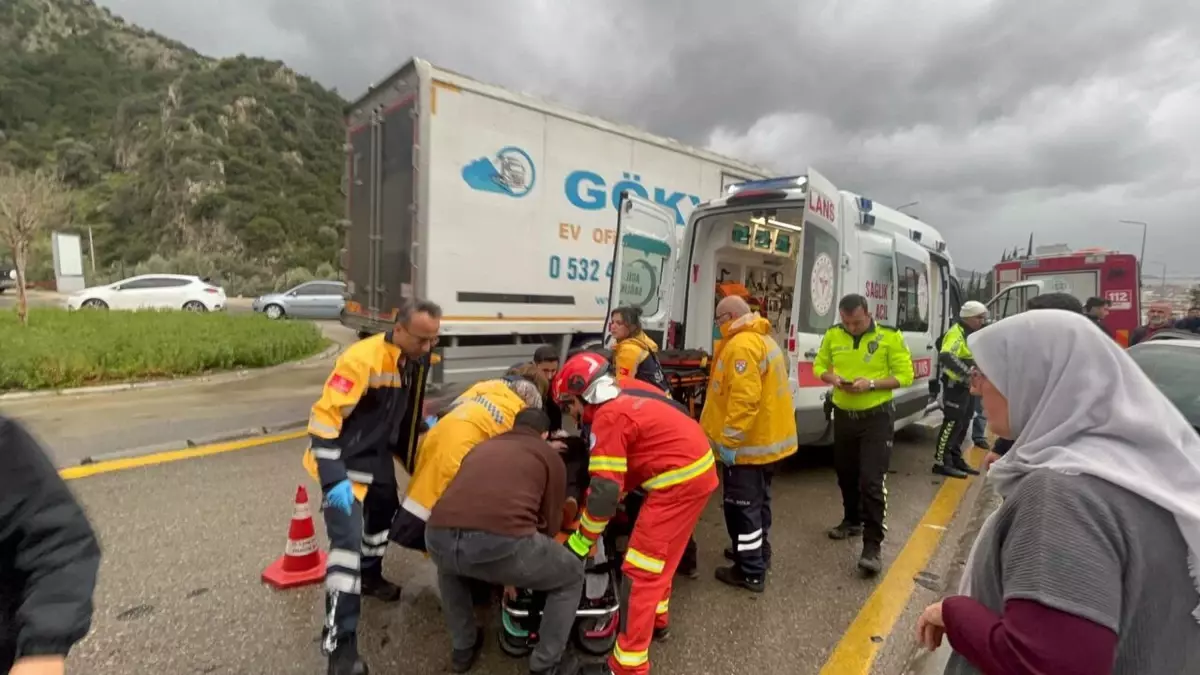 Fethiye'de Trafik Kazası: Bir Ölü, Üç Yaralı